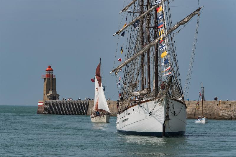 L’ambiance festive française, joie de vivre et rassemblements populaires